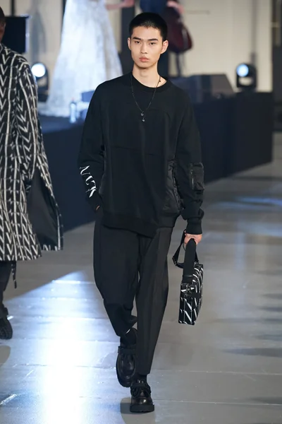 Look 23